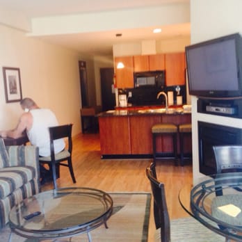Ocean Promenade Hotel - Beautiful living room/kitchen - Hotels Near Me - White Rock, British Columbia Ocean Promenade Hotel - Beautiful living room/kitchen - Hotels Near Me - White Rock, British Columbia