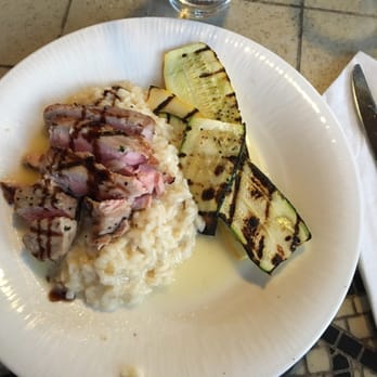 Cozy Grape - Grilled ahi tuna - Wine Bars Near Me - Montgomery, Texas