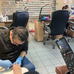Bee Nails & Spa