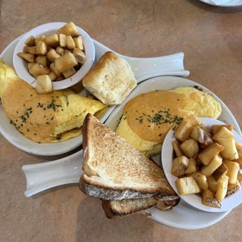 Skillets Cafe & Grill - Seafood Omelette - Breakfast & Brunch Near Me - Hilton Head Island, South Carolina Skillets Cafe & Grill - Seafood Omelette - Breakfast & Brunch Near Me - Hilton Head Island, South Carolina