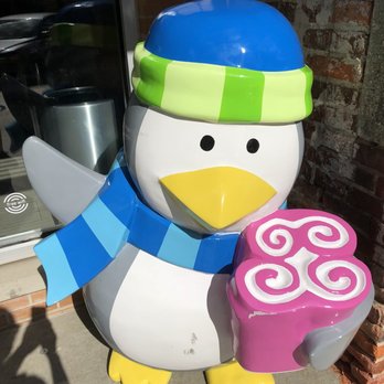 Freezing Thai Rolled Ice Cream - Ice Cream & Frozen Yogurt Near Me - Lincoln, Nebraska