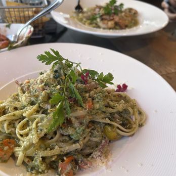 Beeside Balcony - Veggie Linguini - Mediterranean Near Me - Del Mar, California