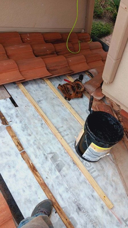 Slide of Top Rated Roofer