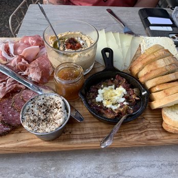 Brennan's - Brennan's Signature Board - Wine Bars Near Me - Saint Louis, Missouri