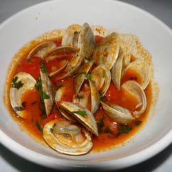 Tavolo Pronto - Tavolo Pronto  Little neck Clams Fra Diavolo served with Tuscan Bread