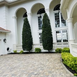 Quiroz Lawn Services