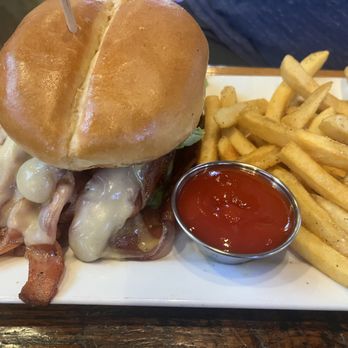 Burg and Barrel - Avocado BLT - Burgers Near Me - Overland Park, Kansas Burg and Barrel - Avocado BLT - Burgers Near Me - Overland Park, Kansas