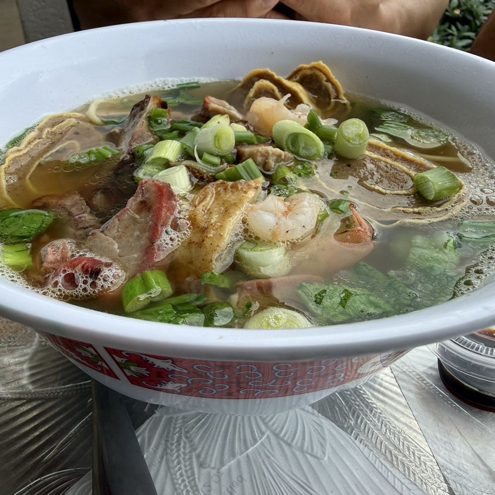 Suey mein, a tasty Chinese Jamaican dish Suey mein, a tasty Chinese Jamaican dish