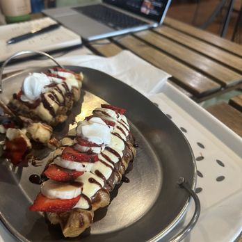 Cafe Orange - Nutella Cruffle - Desserts Near Me - Garden Grove, California