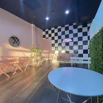 ICED t-house - Inside - Bubble Tea Near Me - Highland, California ICED t-house - Inside - Bubble Tea Near Me - Highland, California