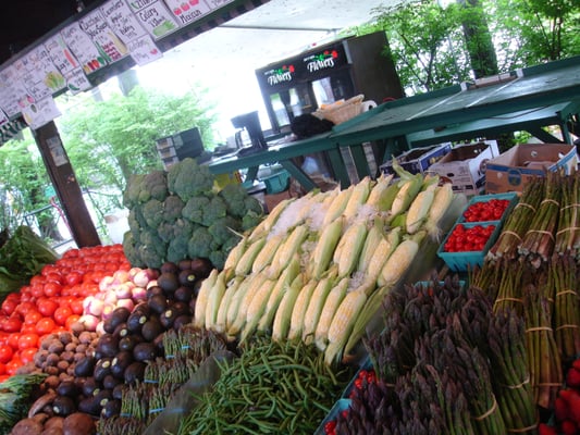 Farmers market in Kirkwood by null