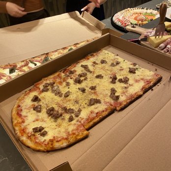 Farinella - Pizza Near Me - Ottawa, Ontario