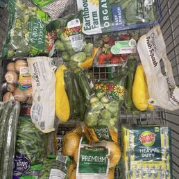 Fresh organic produce! Fresh organic produce!