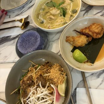 Malii Gramercy - Green Curry Tom Yum Wings Pad Thai sticky rice - Thai Near Me - New York, New York Malii Gramercy - Green Curry Tom Yum Wings Pad Thai sticky rice - Thai Near Me - New York, New York