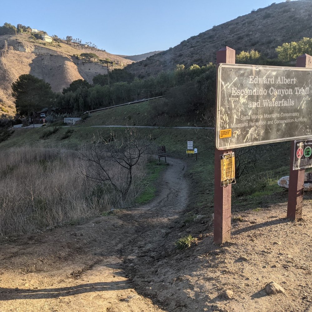 Escondido Canyon Park - Entrance to Escondido Canyon Trail off residential road. - Hiking Near Me - Malibu, California Escondido Canyon Park - Entrance to Escondido Canyon Trail off residential road. - Hiking Near Me - Malibu, California