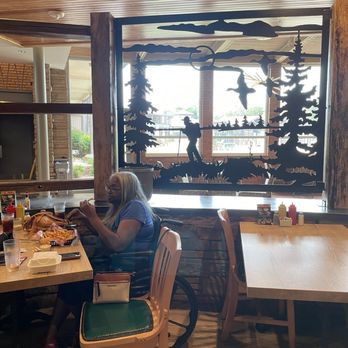 The Lookout Kitchen-Sequoyah - Dining room - Burgers Near Me - Hulbert, Oklahoma