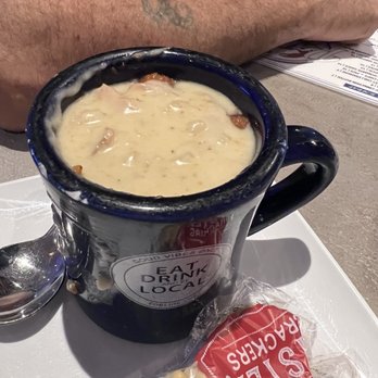 Papa's Raw Bar - Mixed soup. Half clam chowder and half conch chowder. yum - Seafood Near Me - Lighthouse Point, Florida Papa's Raw Bar - Mixed soup. Half clam chowder and half conch chowder. yum - Seafood Near Me - Lighthouse Point, Florida