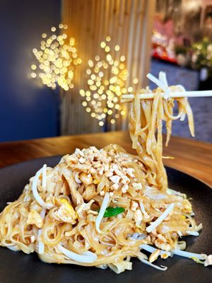 MAGURO Sushi Thai Ramen by null