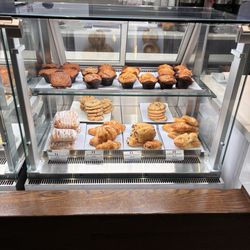 Baylor Scott & White The Heart Hospital - Plano - Muffins at La Madeleine across from the heart rock cafe