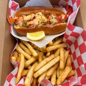 504 Seafood - Lobster Roll with French Fries - Seafood Near Me - Atlanta, Georgia 504 Seafood - Lobster Roll with French Fries - Seafood Near Me - Atlanta, Georgia