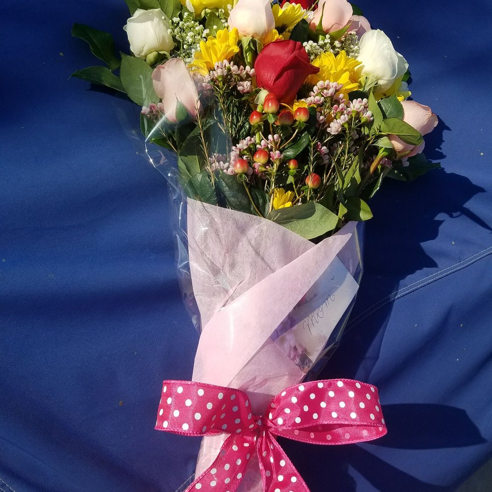 Petal Pushers Florist - Beautiful bow! - Florists Near Me - Los Angeles, California Petal Pushers Florist - Beautiful bow! - Florists Near Me - Los Angeles, California
