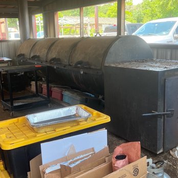 LJ's BBQ - Pit room - Barbeque Near Me - Brenham, Texas