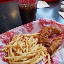 Freddy's Frozen Custard & Steakburgers - Chicken tender combo
