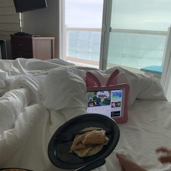 Capri Laguna - Breakfast in bed with the ocean view. - Hotels Near Me - Laguna Beach, California Capri Laguna - Breakfast in bed with the ocean view. - Hotels Near Me - Laguna Beach, California
