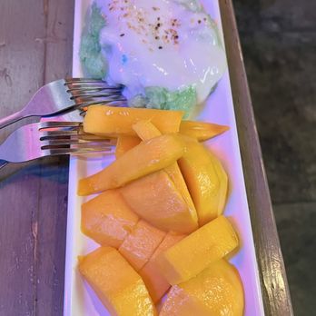 Chim! Thai Street Food - Mango Sticky Rice - Thai Near Me - Pasadena, California