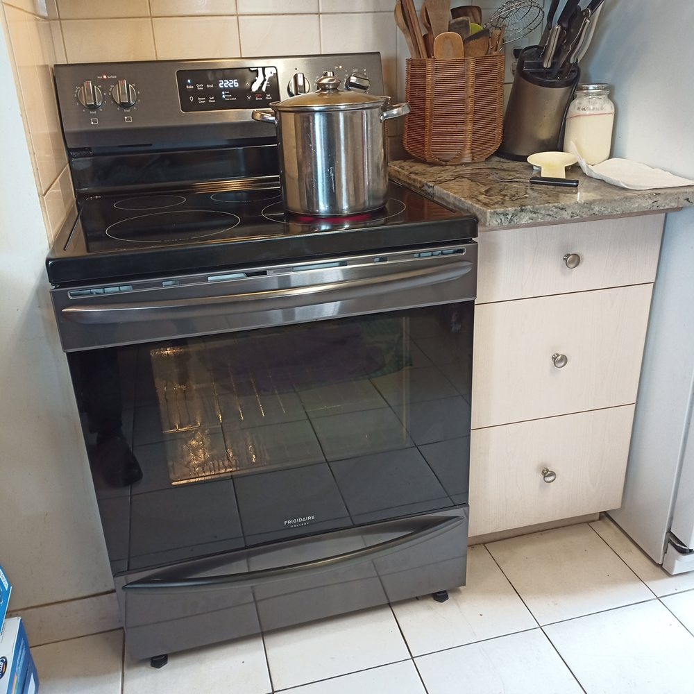 Trail Appliances - Vancouver - At least the range looks good and as you can see on IG the cat made friends https://www.instagram.com/p/CBZFUayBNNU/?utm_source=ig_web_copy_ - Appliances Near Me - Vancouver, British Columbia Trail Appliances - Vancouver - At least the range looks good and as you can see on IG the cat made friends https://www.instagram.com/p/CBZFUayBNNU/?utm_source=ig_web_copy_ - Appliances Near Me - Vancouver, British Columbia