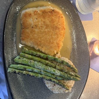 Tommy Bahama Restaurant & Bar - New American Near Me - Honolulu, Hawaii