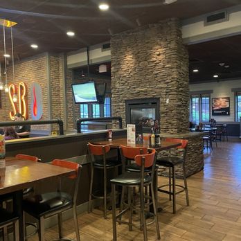 Smokey Bones Ronkonkoma - American Near Me - Ronkonkoma, New York