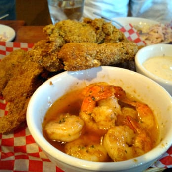 Memphis Blues - Priscilla Platter seafood (shrimps, catfish, and oysters) - Barbeque Near Me - Vancouver, British Columbia