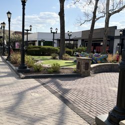 The Tumi Store - Beautiful and well maintained grounds