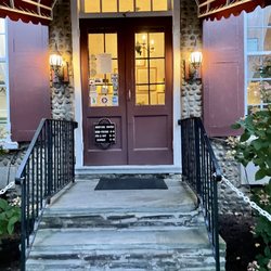 Ye Olde Landmark Tavern