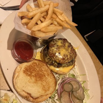 The Cheesecake Factory - Macaroni and Cheese Burger* - Desserts Near Me - Wayne, New Jersey The Cheesecake Factory - Macaroni and Cheese Burger* - Desserts Near Me - Wayne, New Jersey