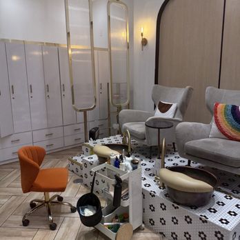 7am Nail Care - Nail Salons Near Me - Chicago, Illinois
