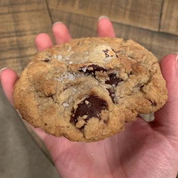Maverick Chocolate - Sea Salt Chocolate Chip Cookie - Chocolatiers & Shops Near Me - Cincinnati, Ohio