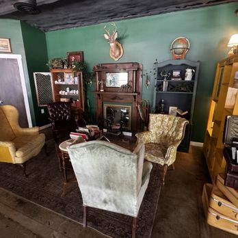 Beard Brothers Coffee - Sitting area - Coffee & Tea Near Me - Maryville, Tennessee Beard Brothers Coffee - Sitting area - Coffee & Tea Near Me - Maryville, Tennessee