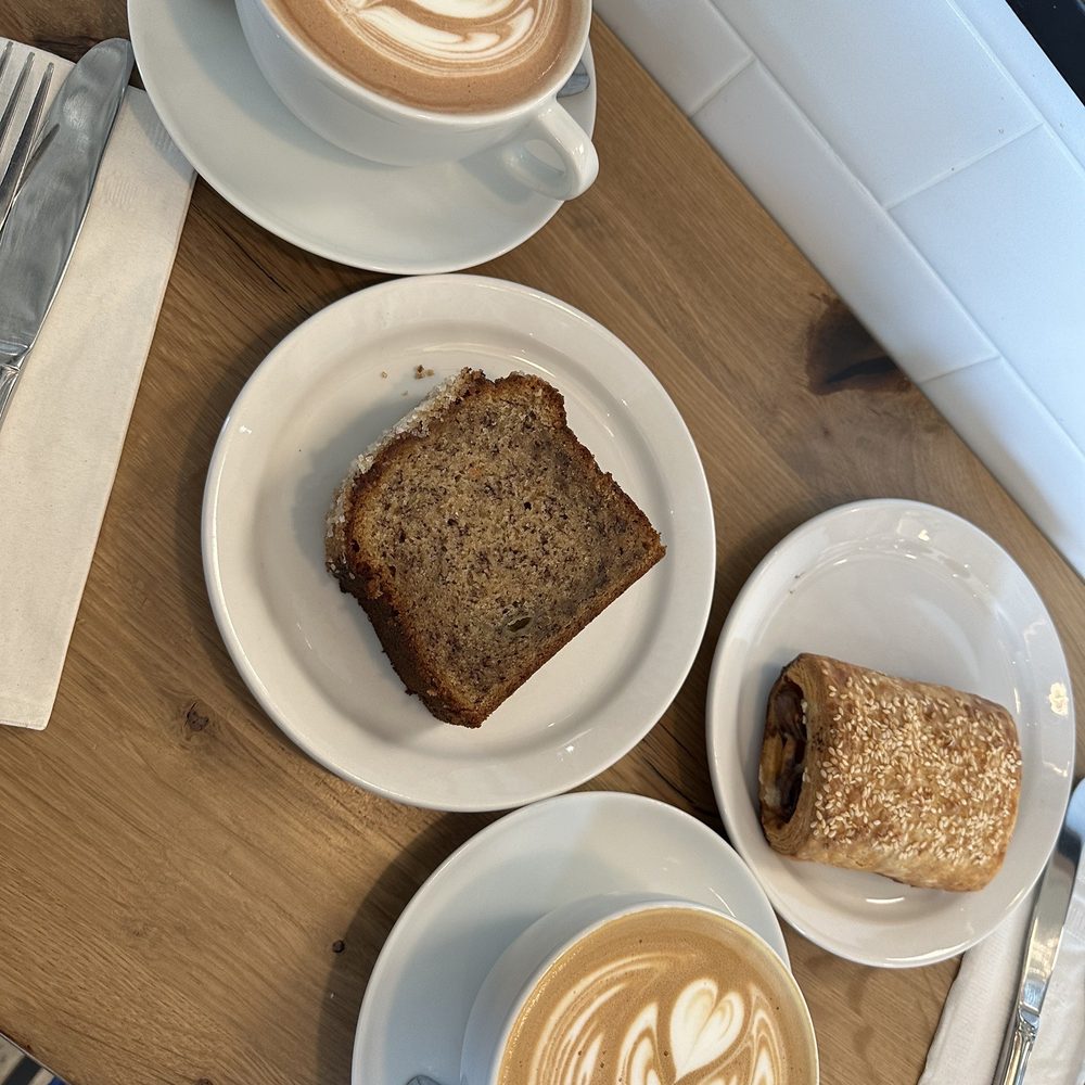 Fox in the Snow - Hot Chocolate, Banana Bread, Ham and Cheese Sandwich, Latte - Bakeries Near Me - Dublin, Ohio Fox in the Snow - Hot Chocolate, Banana Bread, Ham and Cheese Sandwich, Latte - Bakeries Near Me - Dublin, Ohio