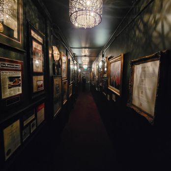 Old Skool Cafe - The entrance into the restaurant - Soul Food Near Me - San Francisco, California