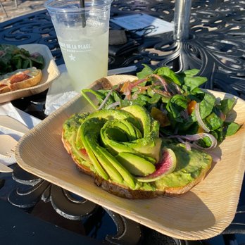 Le Cafe De La Plage - Avocado toast - Coffee & Tea Near Me - Malibu, California Le Cafe De La Plage - Avocado toast - Coffee & Tea Near Me - Malibu, California