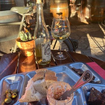 Pontotoc Vineyard Weingarten  - Enchanted rock wine ! - Wineries Near Me - Fredericksburg, Texas