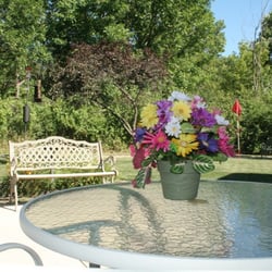 Outside patio at Applewood of New Berlin