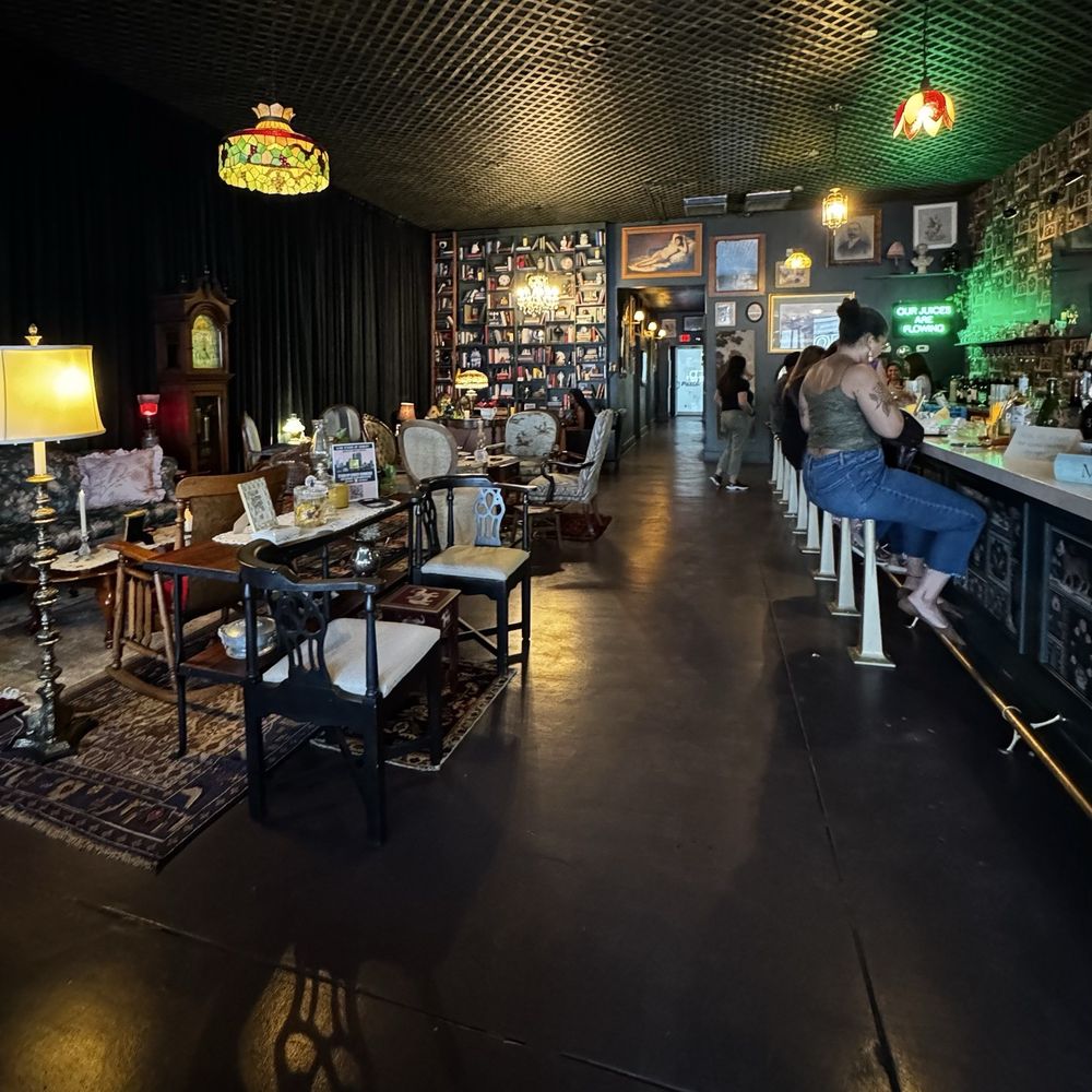 Juice Wine Bar - interior - Wine Bars Near Me - Jacksonville, Florida