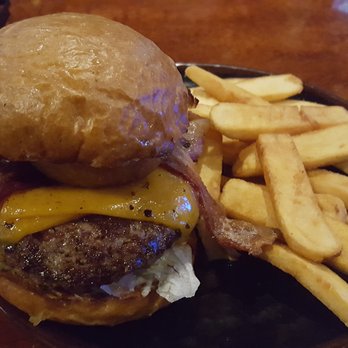 Roundin 3rd - BBQ Bacon Burger - New American Near Me - Upland, California