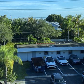 Inn on Fifth - Back parking lot - Hotels Near Me - Naples, Florida