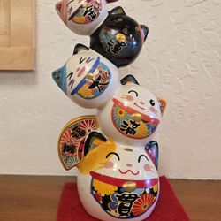 Xin Xin Sushi & Ramen - Beckoning Cat Tower - Maneki-neko Tower 招き猫タワー