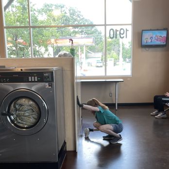 Washatopia Laundromat - Cleaning every inch! - Laundromat Near Me - Georgetown, Texas