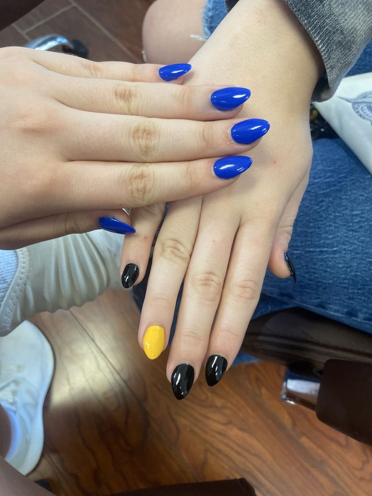 Tips To Toes Salon Logo